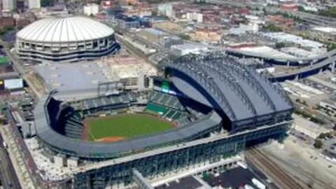 勒沃库森连胜脚步不停，德甲赛场豪取六连冠